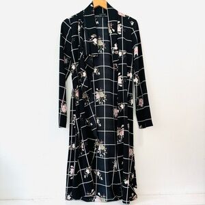 J for Justify Black and Floral Paneled Lightweight Duster Size Medium